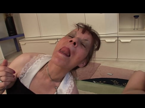 ❤️ Deux grands-mères et un grand-père font une partie à trois ❤️ Porno at us ❌❤